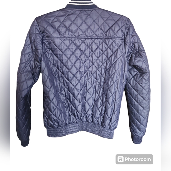 Tommy Hilfiger - Picture 5 of 7